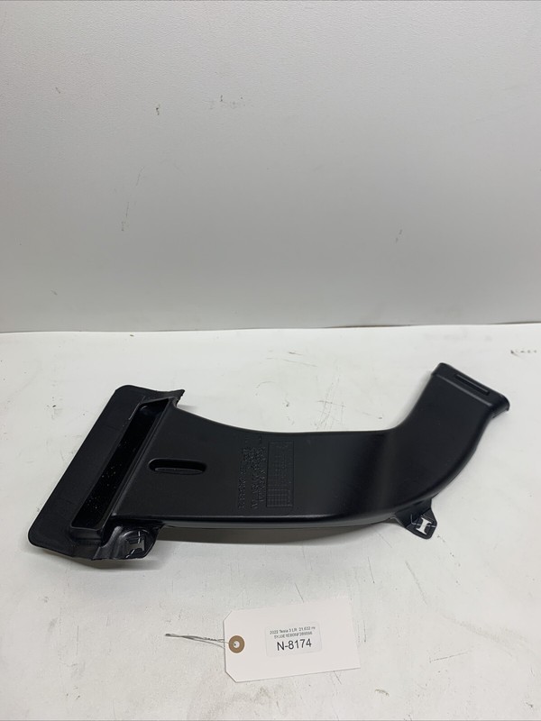 17-21 Tesla Model 3 RH Outlet Duct 2nd Row Floor 1092166-00-A OEM 8174 B22