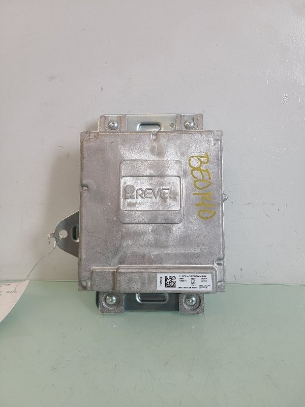 Audio Equipment Radio Amplifier 13 Speaker System Fits 20-22 CORSAIR 586622