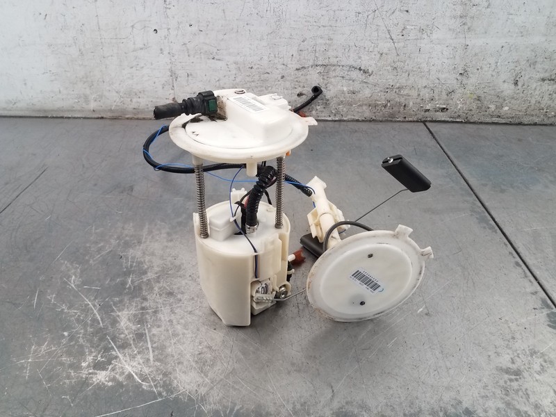 2014 Nissan Juke Nismo RS Fuel Pump / Sending Unit #50369 X8