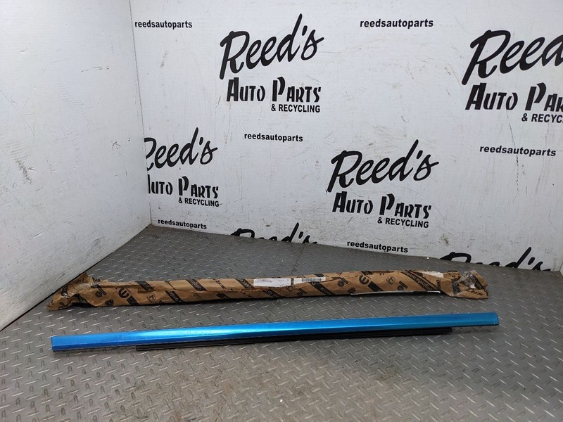 2011-2015 15 FRONT LEFT REAR DRIVER DOOR WINDOW BELT MOLDING JEEP GRAND1176172