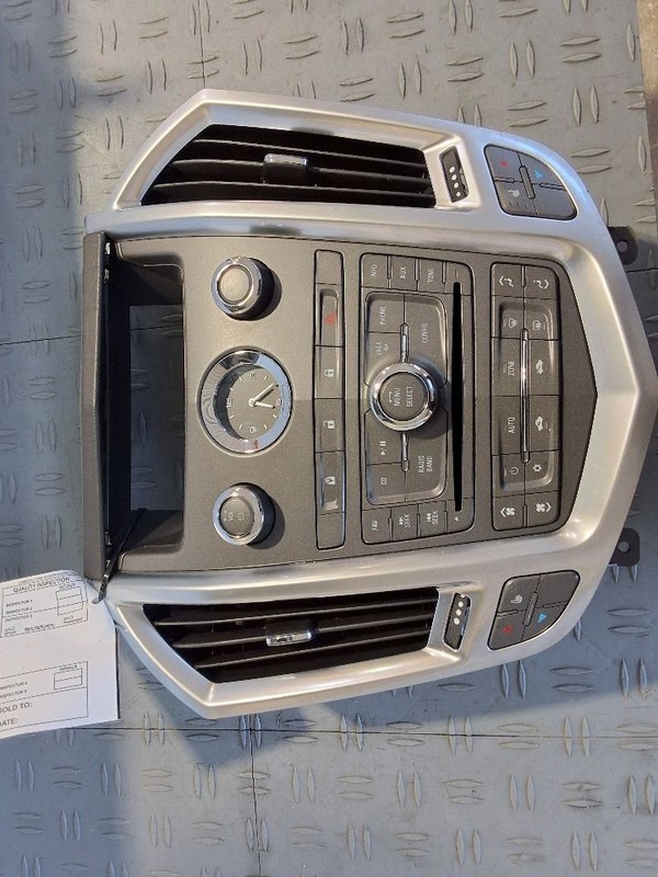 2010-2012 Cadillac SRX Radio Control Panel Opt UYE Opt KA1 w/o Seat Fan