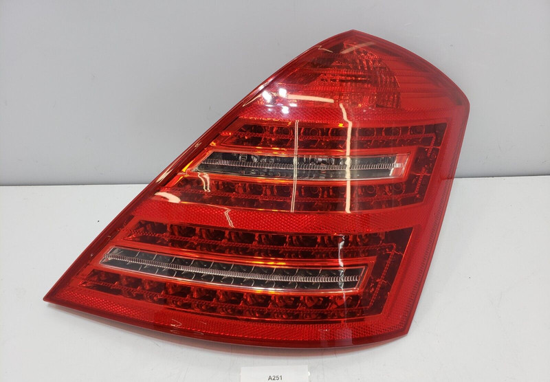 ✅ 2010-2013 OEM Mercedes W221 S550 S600 S63 AMG Right Side Tail Light Lamp