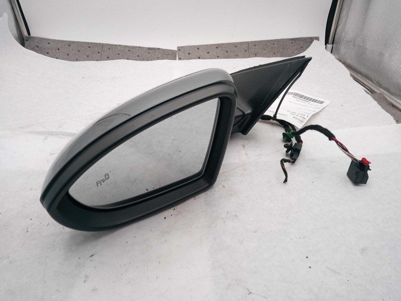Used Left Door Mirror fits: 2023 Volkswagen Jetta w/o memory w/o blind spot aler