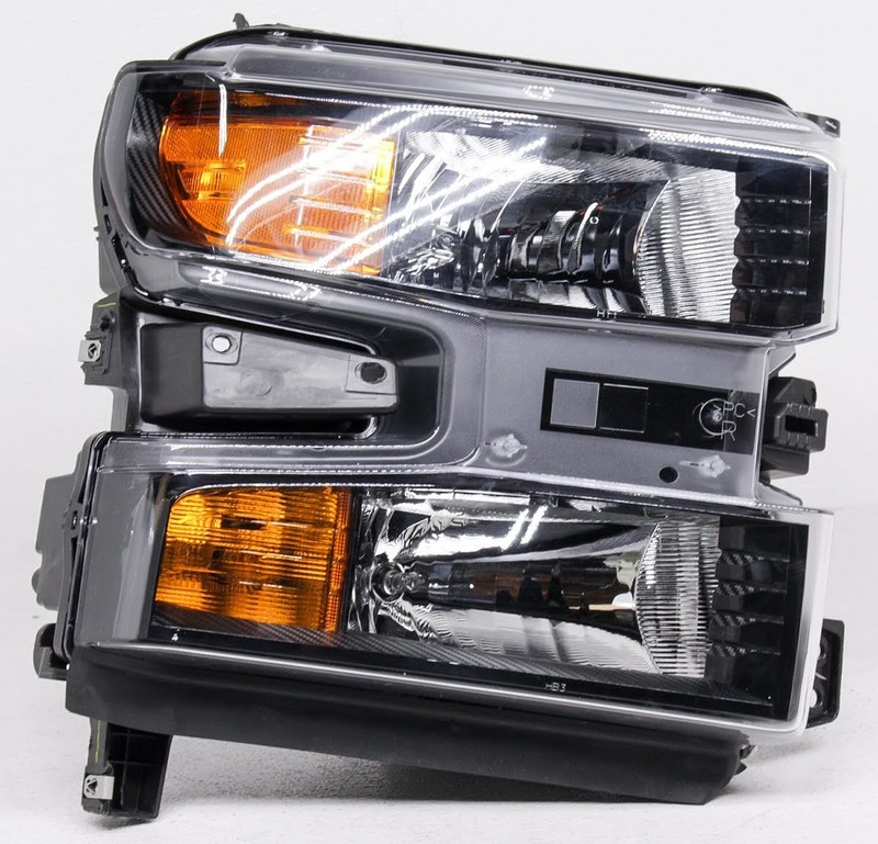 OEM Chevrolet Silverado 1500 Right Passenger Side Halogen Headlight Tab Missing,