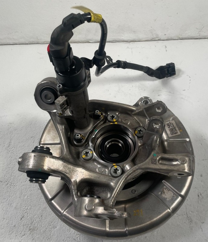 2019 - 2023 GENESIS G70 REAR RIGHT PASSENGER SIDE SPINDLE KNUCKLE W/ HUB #110970