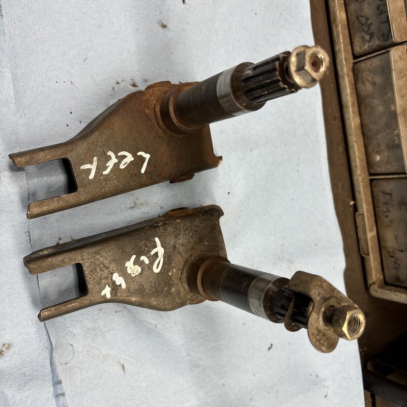 1988 89 YAMAHA Viking VK540 VK 540 Metal Skis Spindles