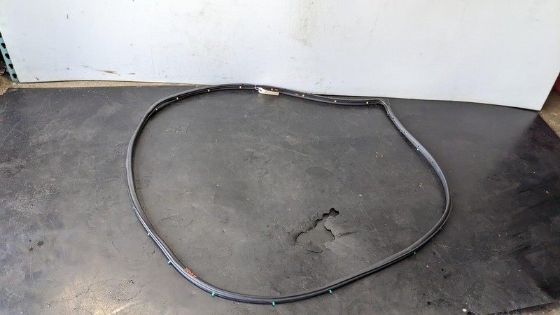 Front Right Door Weatherstrip 2020 Mazda CX-5 KB7W-58-760A 2017 2018 2019 - 2023