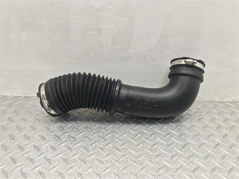 2004-2007 JEEP LIBERTY 3.7L AIR CLEANER BOX OEM 53013724AA