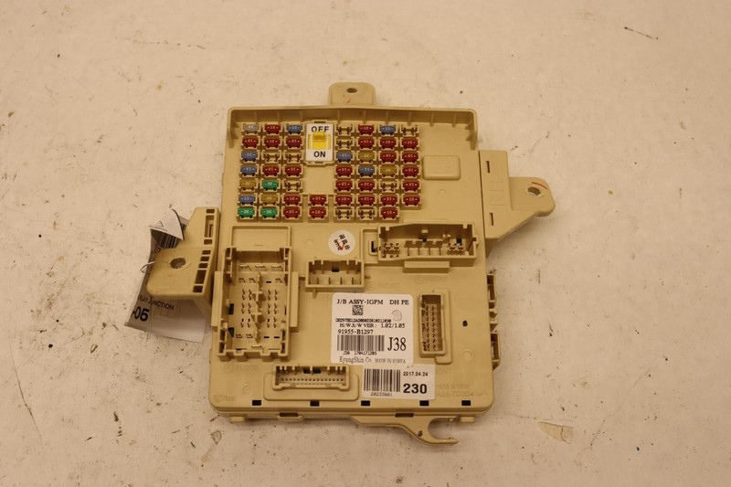 2018-2020 GENESIS G80 DASHBOARD CABIN FUSE RELAY JUNCTION BOX BLOCK OEM