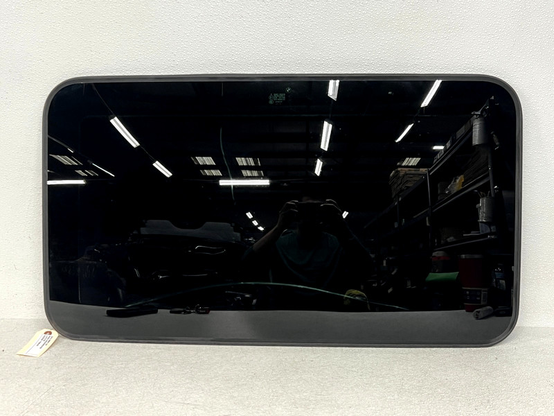 ⭐2008-2013 BMW 135I SUNROOF MOONROOF GLASS WINDOW PANEL ASSEMBLY OEM LOT2728