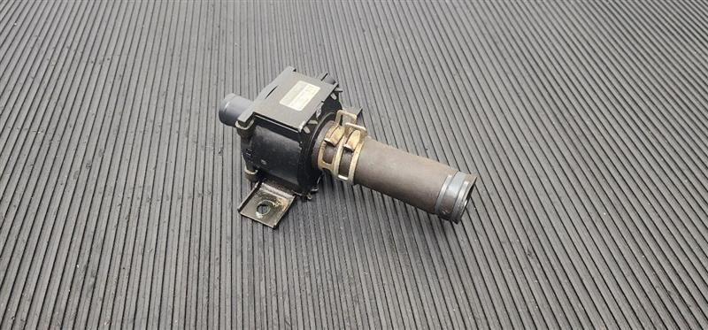 1999-2004 Chevrolet Tracker Vapor Canister Vent Solenoid Valve OEM 30026498