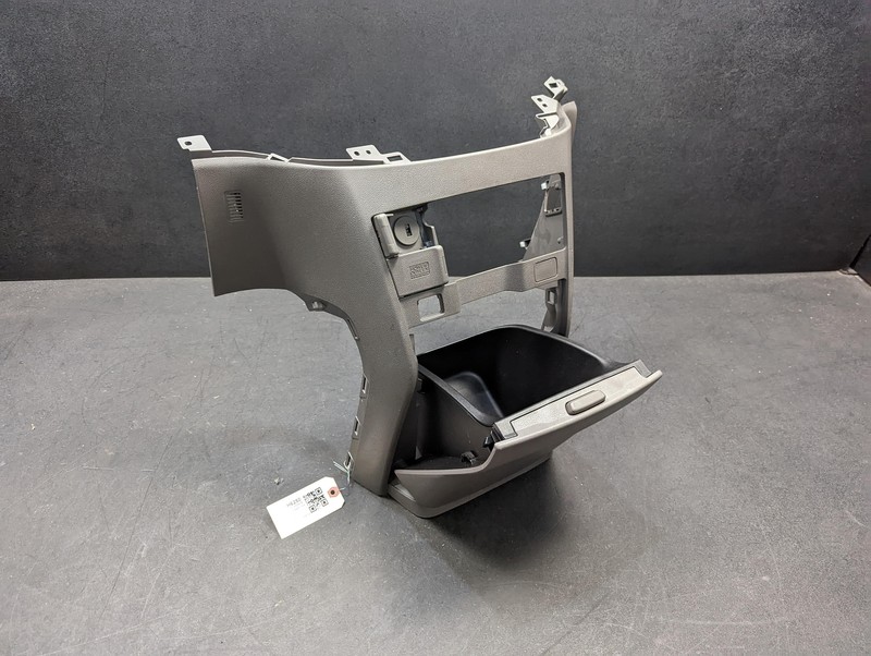 Dash Center Lower Trim Panel w/ Tray 2015 Honda Odyssey 77290-TK8-A01 2014-2017