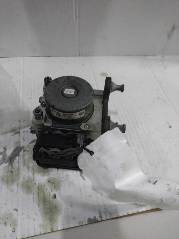 2018 Jeep Wrangler ABS Pump and Motor Assembly OEM 68405525AA 92000 Miles