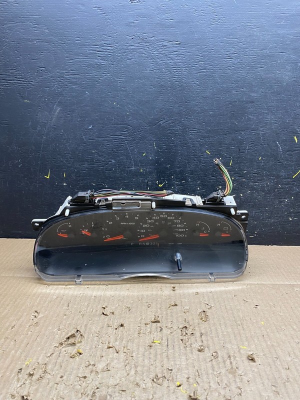 2004 2005 Ford Explorer Speedometer Cluster Gauge Oem v1668 DG