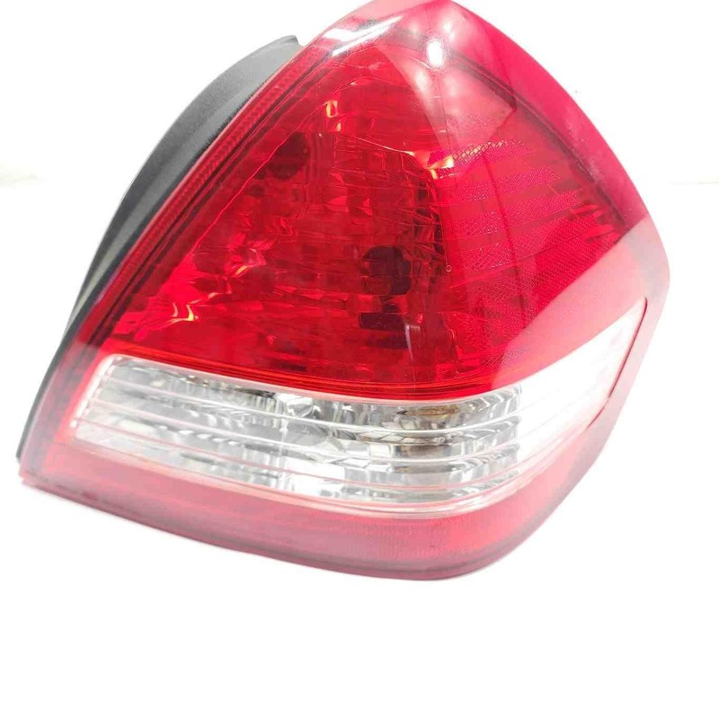 2008 Versa RH Passenger Side Quarter Panel Tail Light Assembly OEM 26550EL30A
