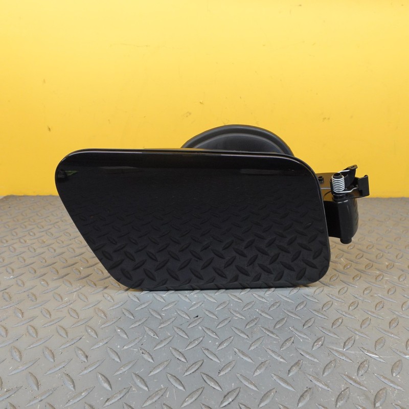 2024-2026 BMW X2 U10 GAS FUEL FILLER LID CAP FLAP ASSEMBLY OEM 8877627