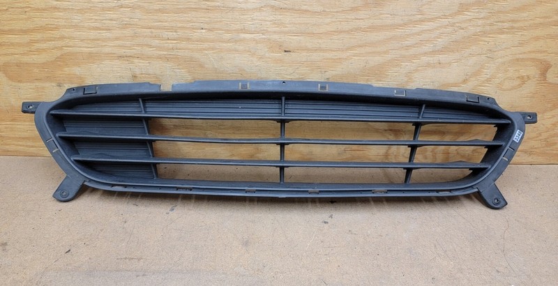 2015 - 2017 HYUNDAI ACCENT FRONT LOWER BUMPER GRILLE OEM