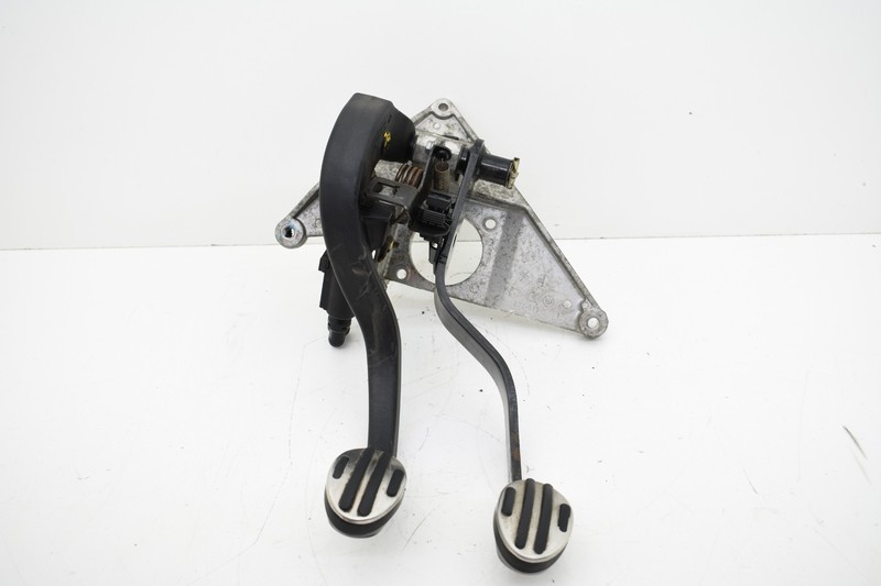 2003 Mini Cooper S 1.6L R53 Clutch Brake Pedal Assembly OEM KW20
