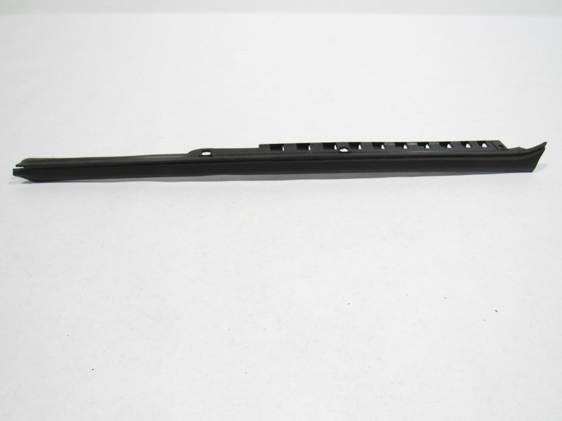 17-21 Porsche 718 Boxster 2017 Left Driver Windshield Roof Molding Trim |:Y