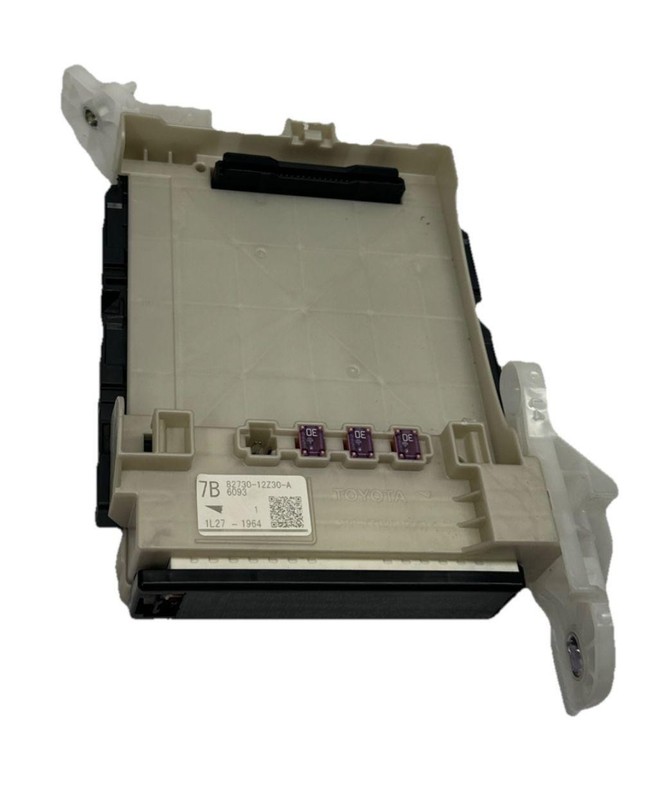Toyota Corolla body control 2022 bcm module unit assembly OEM 8273012Z30