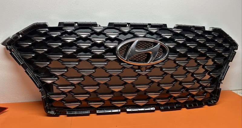 86366S8BA0 | 2020 - 2022 HYUNDAI PALISADE UPPER GRILLE OE W/Surrounding Option