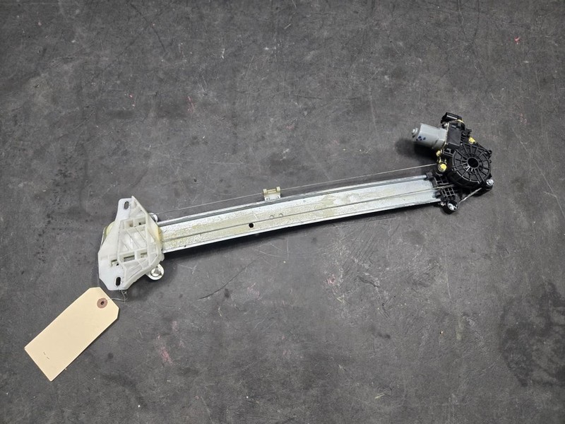 Front Right Door Window Regulator w/ Motor 2019 Honda CR-V 72210-TLA-A01 17 - 22