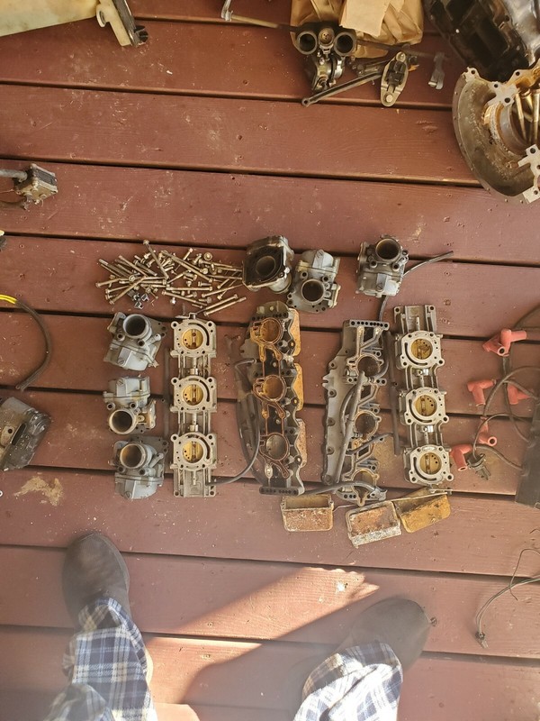 OMC OUTBOARD MARINE CORP INTAKE MANIFOLD AND CARBURETORS336646,334961 read