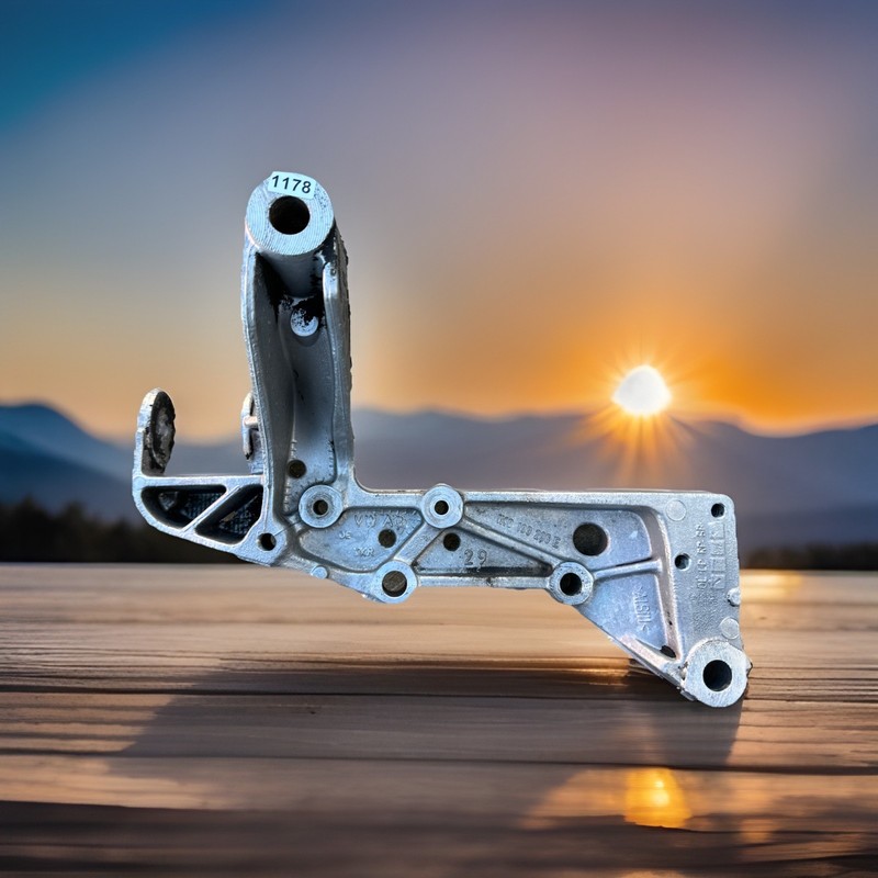 ✅ 2010-2014 Volkswagen Golf TDI Front Right Frame Mount Bracket OEM ✅