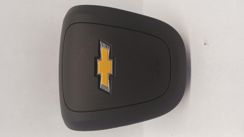 19-'22 CHEVROLET TRAX Left driver steering wheel Air Bag black OEM