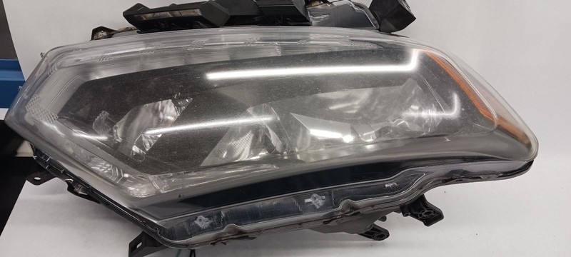 14-'16 NISSAN ROGUE Right passenger headlight halogen OEM Grade B