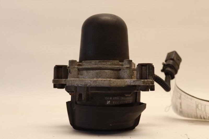 2003-2006 PORSCHE CAYENNE LEFT DRIVER SECONDARY AIR INJECTION SMOG PUMP OEM