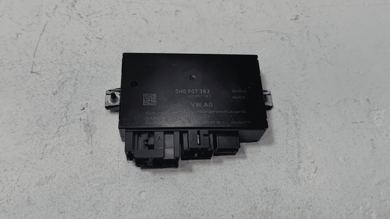 2020-2025 VOLKSWAGEN ATLAS TRAILER LIGHT CONTROL MODULE UNIT OEM