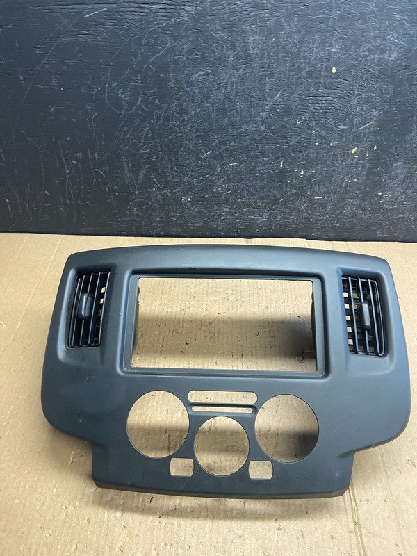 2013-2021 Nissan NV200 Center Console Radio Climate Control Air Vent AE3962 DG