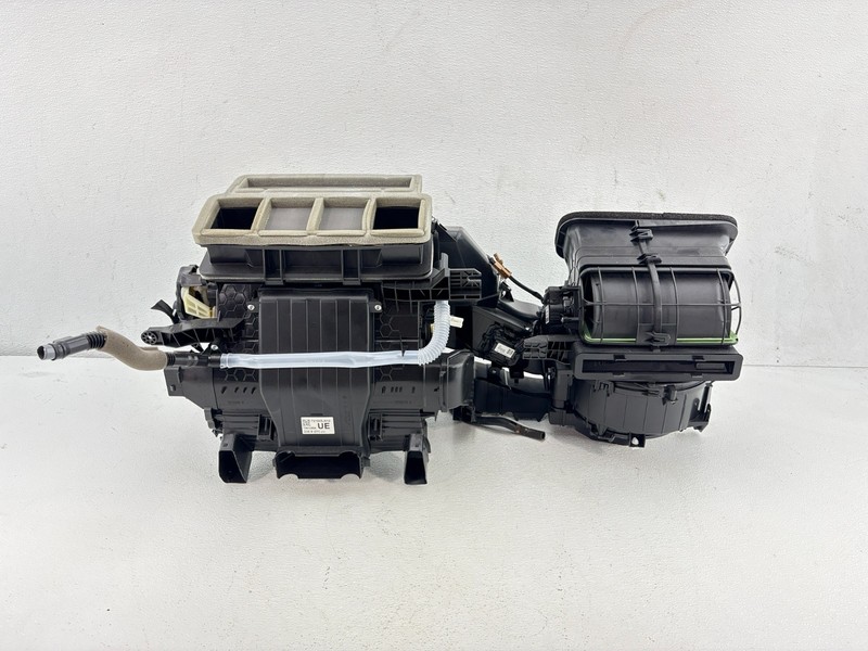2019 - 2024 SUBARU FORESTER HVAC AC CLIMATE HEATER BLOWER HOUSING BOX OEM