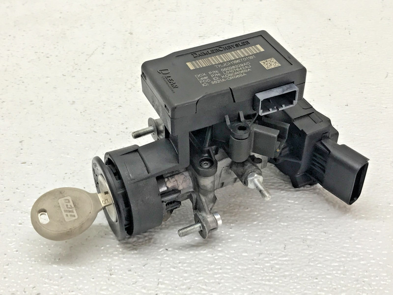 05 06 07 Dodge Magnum Immobilizer Ignition Switch Transceiver W/ Key 05026329AC