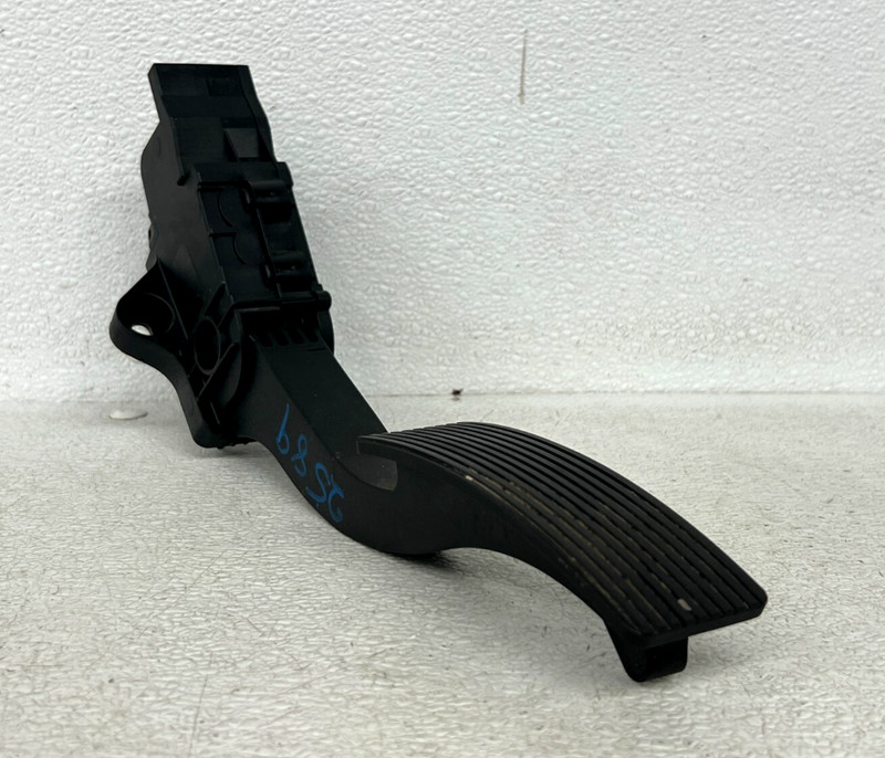 ⭐2017-2018 INFINITI QX30 GAS FUEL ACCELERATOR THROTTLE PEDAL SENSOR OEM LOT2589