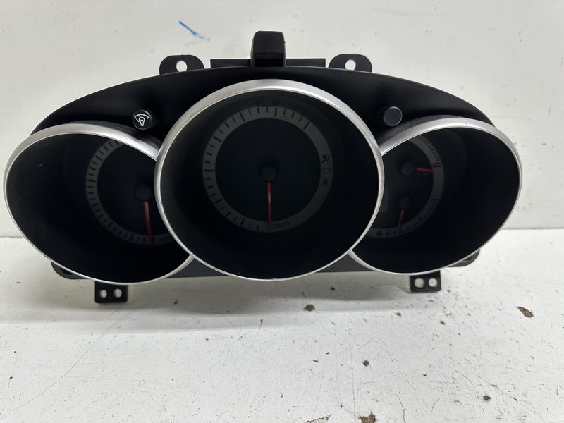 2005-2006 Mazda 3 2.3L A/T Cluster Speedometer tach gauges instrument panel oem
