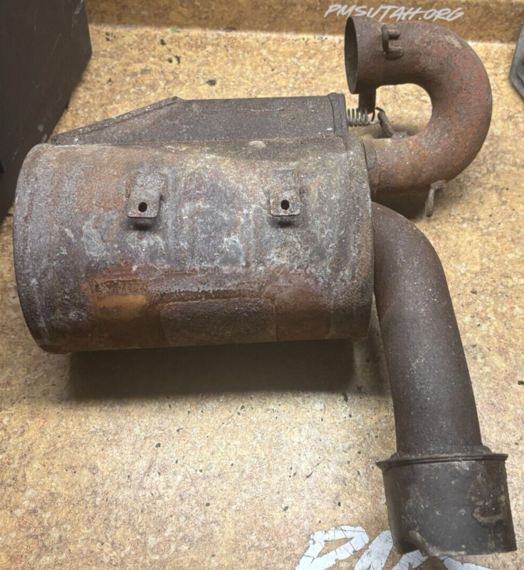 1990 Polaris RMK 700 Indy Snowmobile Engine Exhaust Chamber Silencer Muffler Z8