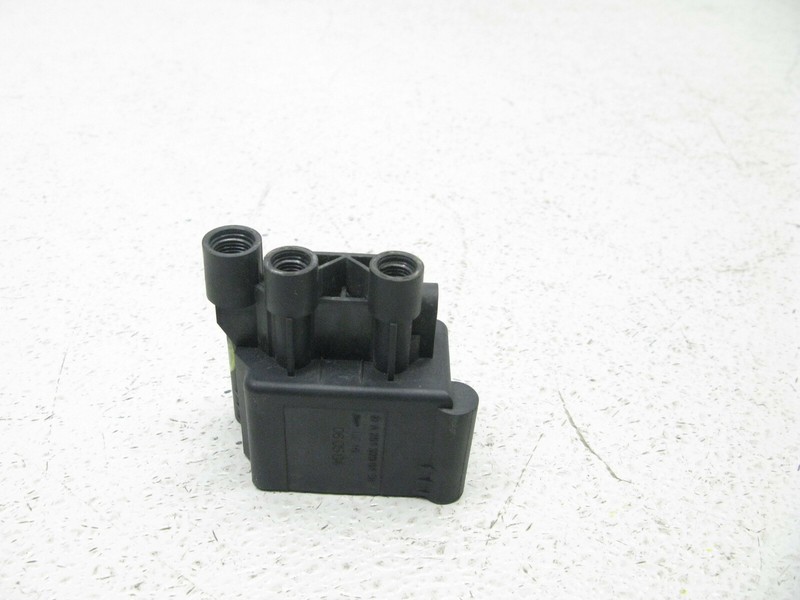 06-12 MERCEDES W251 E350 R500 R350 AIR SUSPENSION COMPRESSOR VALVE BLOCK 10221