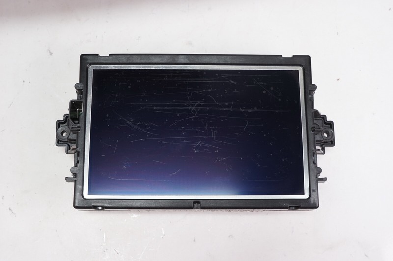 MERCEDES W204 C-Class Multimedia Information Screen Display OEM 2012 - 2016