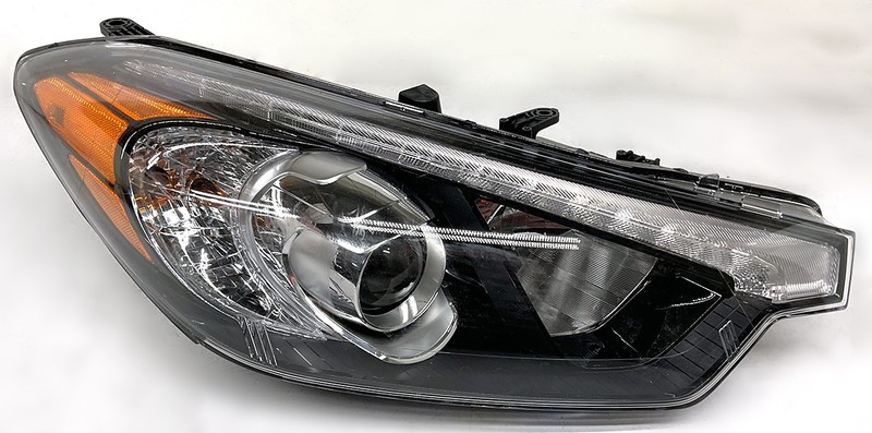 OEM Right Passenger Side Halogen Headlamp For KIA Forte, Forte5, Forte Koup