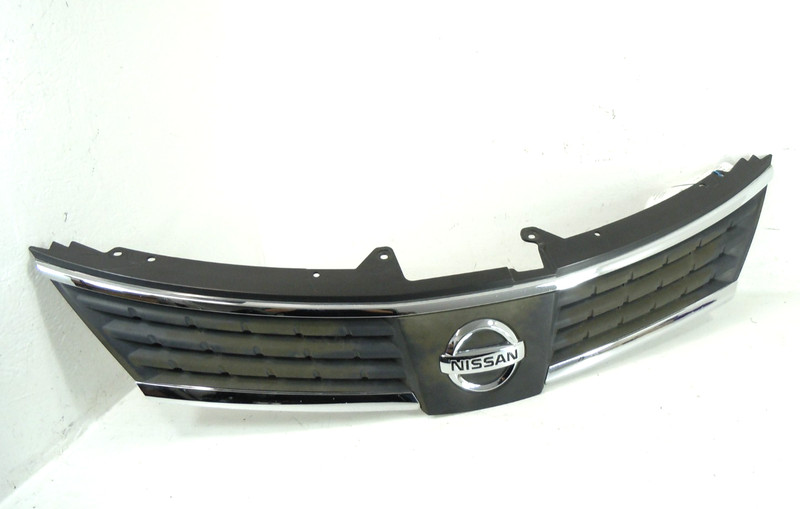 2007-2009 Nissan Versa Upper Grille OEM