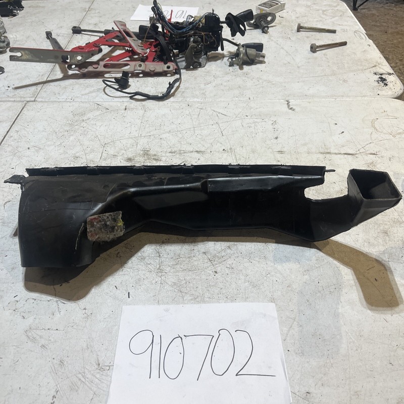 94-98 BMW E36 3 Series i Z3 1.9L L4 Dashboard Right Defroster Air Duct 8160992