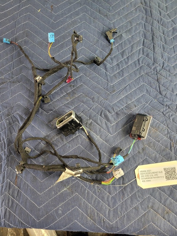 Used Oem Mercedes Left Driver Front Door Wiring Harness for 2021 GLB 250