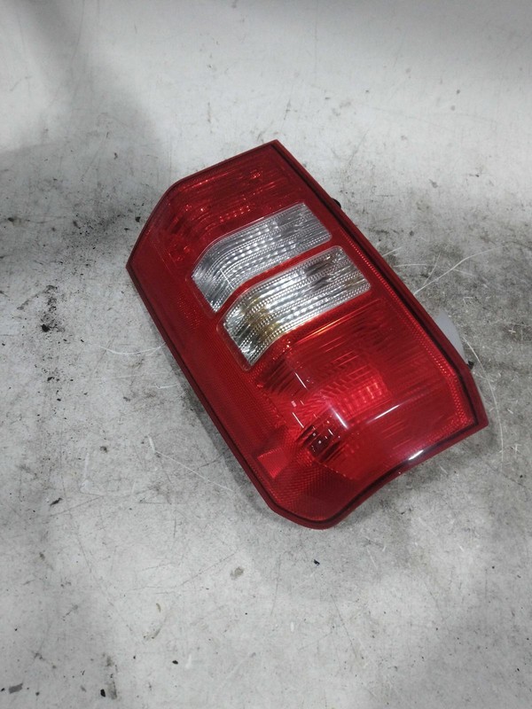 2007 Jeep Patriot Right Green Tail Light Assembly OEM 481383 Used 115K Miles
