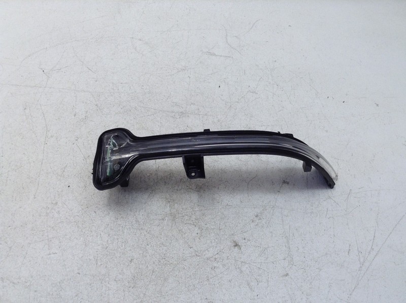 22-24 BMW i4 G26 FRONT RIGHT PASSENGER DOOR MIRROR TURN SIGNAL LIGHT OEM