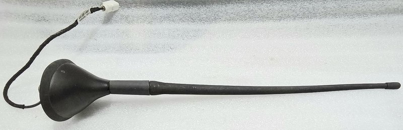 2012-2019 Fiat 500 Roof Mounted Antenna Base and Mast 68073399AA 68073982AB