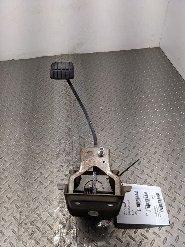 1986-1997 NISSAN HARDBODY PICKUP BRAKE PEDAL ASSEMBLY 1173765