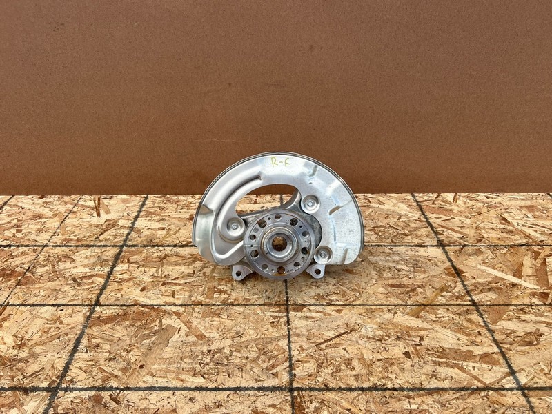 GENESIS GV70 2022-2026 OEM FRONT RIGHT SPINDLE KNUCKLE W/BEARING HUB AWD ASSY