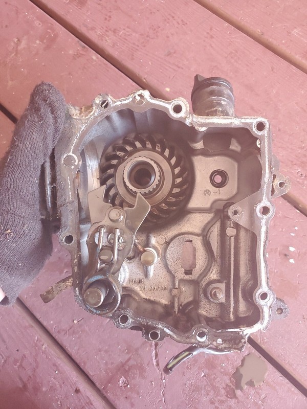 kawasaki zl1000 eliminator 1000 middle drive bevel gears case housing side 1987